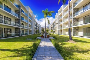 Garden - Stylish 1BR Apartment – Pool Access, Close to Beach (Punta Cana)
