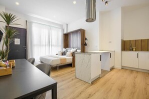 Standard Studio | Iron/ironing board, free WiFi - Dobo Fuenlabrada Lima (Fuenlabrada)