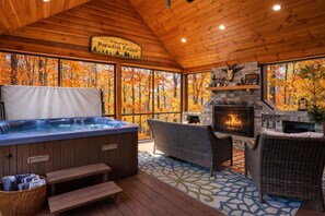 Indoor spa tub - Ultimate Family Escape with Hot Tub, Game Room & Stunning Mountain Views (Blue Ridge)