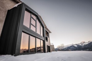 Exterior - Chalet Les Fleurs - Scenic Alpine Retreat with private wellness area, Pila (Gerdaz)