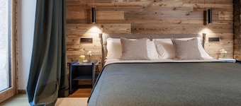 Chalet Les Fleurs - Scenic Alpine Retreat with private wellness area, Pila