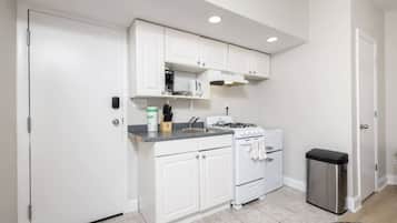 烤箱、炉灶、茶具/咖啡用具、烤面包机