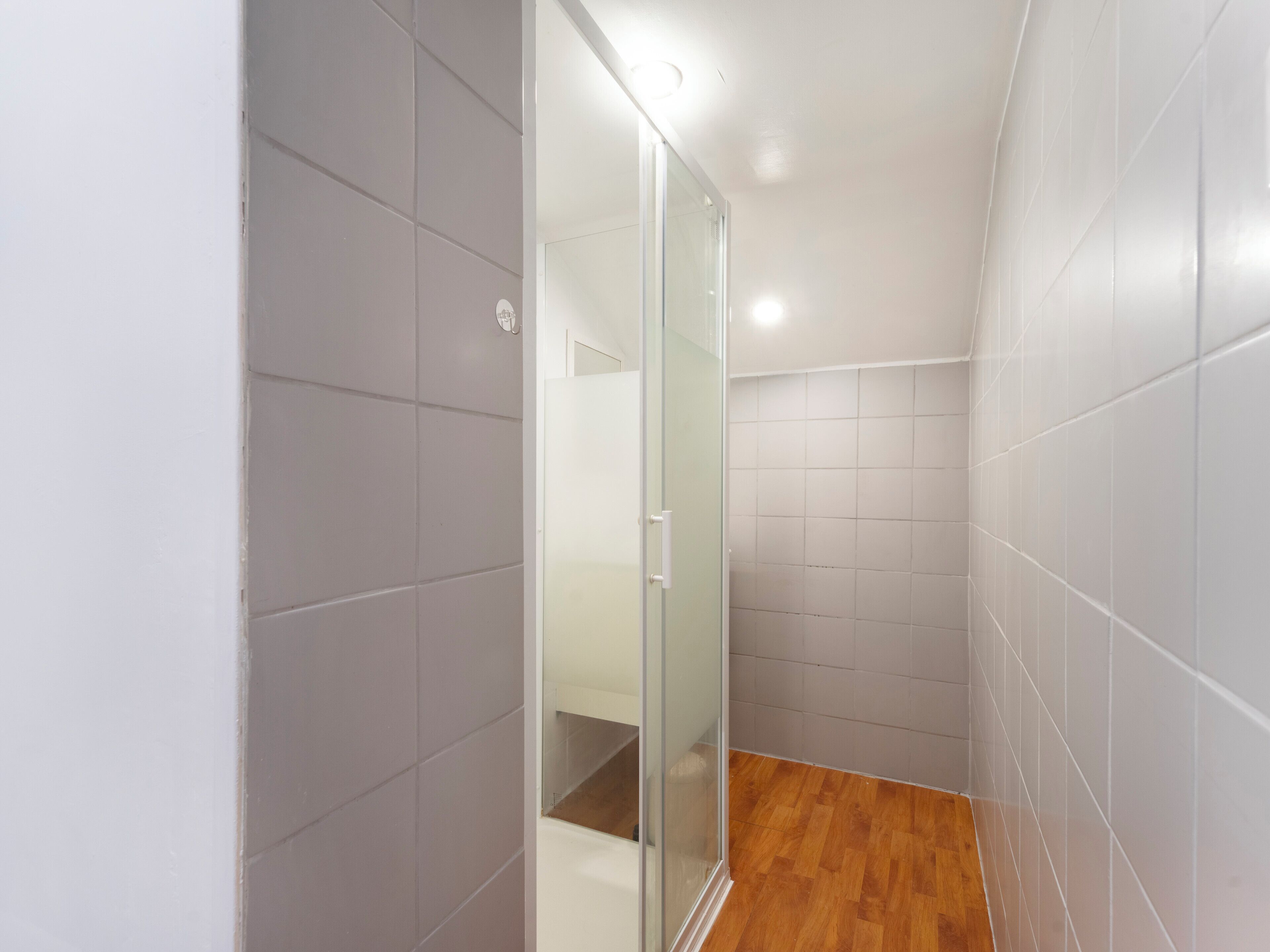 Shower, towels