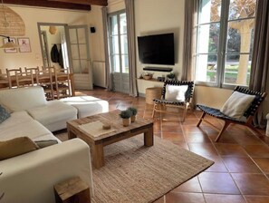 Smart TV, fireplace, stereo - Domaine des Lions - large charming country house for 10 people (Sérignan)