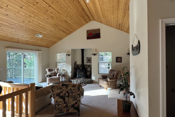 Älytelevisio, takka, DVD-soitin