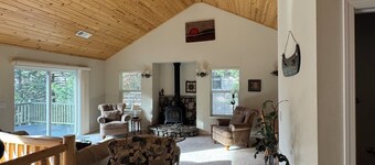 Modern-Rustic Cabin in Cold Springs . A Perfect Getaway