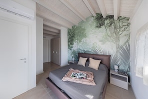 3 bedrooms, iron/ironing board, travel crib, free WiFi