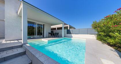 Villa Prestige 15 with pool