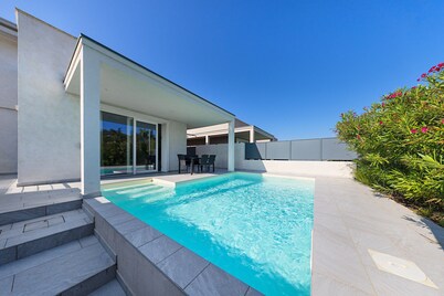Villa Prestige 15 with pool