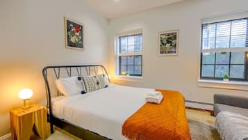1 habitación, tabla de planchar con plancha, wifi y ropa de cama