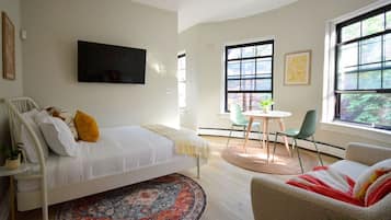 Iron/ironing board, WiFi, bed sheets