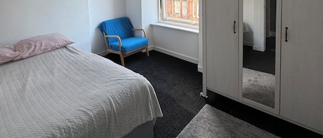 1 bedroom, desk, iron/ironing board, free WiFi