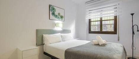 Standard Apartment | Iron/ironing board, free WiFi
