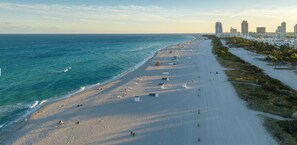 Beach - Fabulous Hotel Across from South Beach - Marriott Vacation Club, South Beach (Miami Beach)