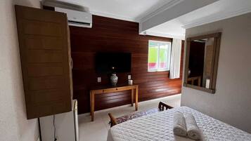 Quarto casal standard | Wi-Fi de cortesia, roupa de cama
