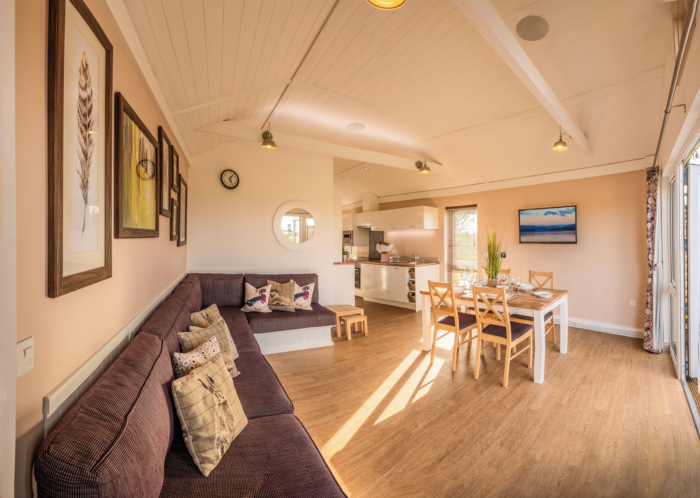 Family Cabin, Bathtub (Montana Log) | WiFi, bed sheets