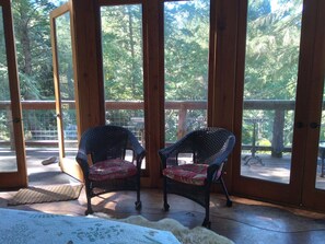 Terrace/patio - Spectacular Treehouse on the California Sonoma Coast (Bodega Bay)