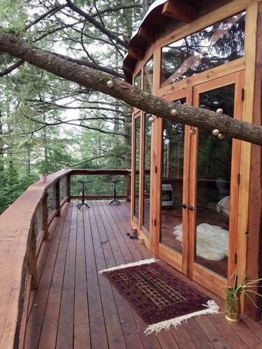 Spectacular Treehouse on the California Sonoma Coast