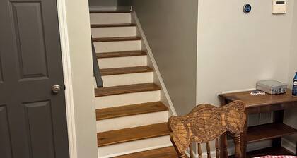 Spacious 3-bedroom townhome in Auburn with AC, heat, and large kitchen.