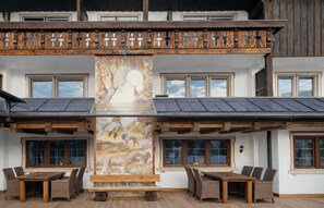 Outdoor dining - ALPRESORT Hubertushof (Oberstaufen)