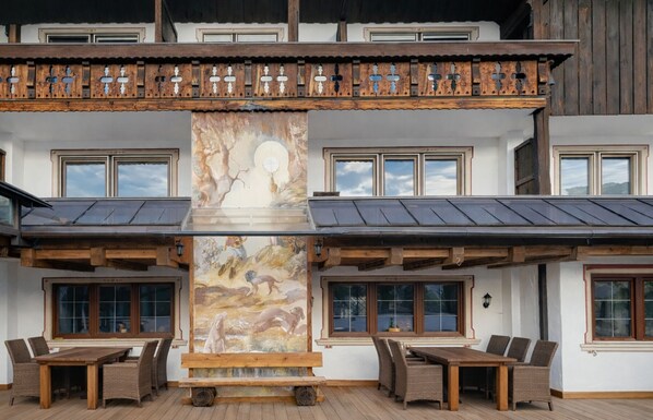 Outdoor dining - ALPRESORT Hubertushof (Oberstaufen)