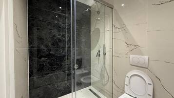 Apartment | Bathroom | Bidet, towels