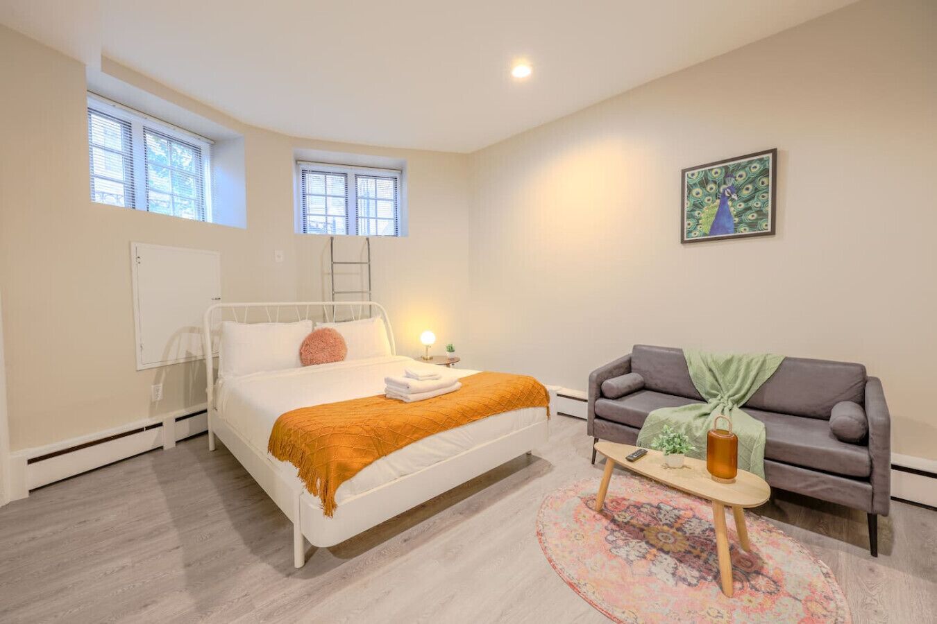 مكواة/لوح كي وواي فاي وملاءات أسرّة