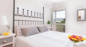 3 bedrooms, iron/ironing board, WiFi, bed sheets - Duplex ALKERIA, Zahara de los Atunes (Zahara d elos Atunes)