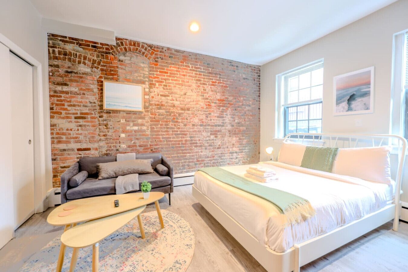 办公桌、熨斗/熨衣板、WiFi、床单