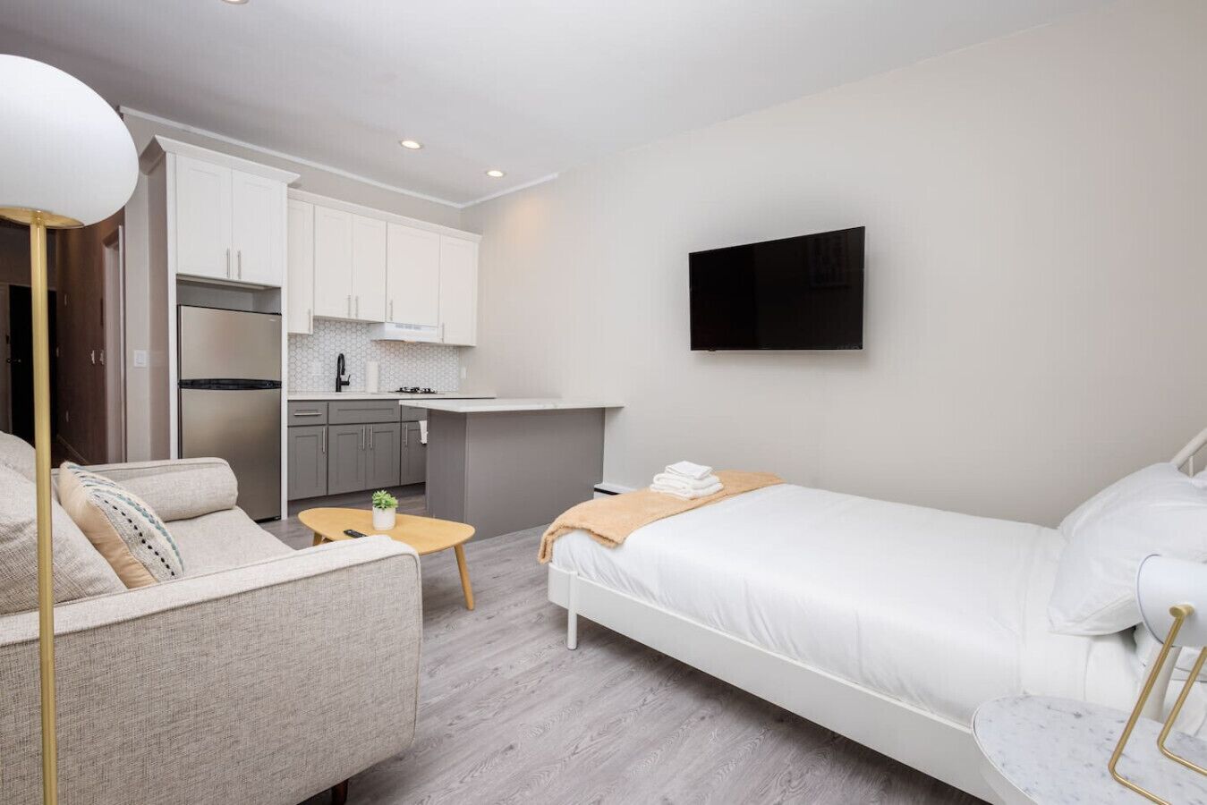 Iron/ironing board, WiFi