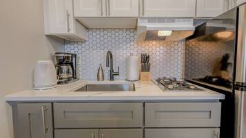 Kaffetrakter/tekoker og kjøkkenutstyr