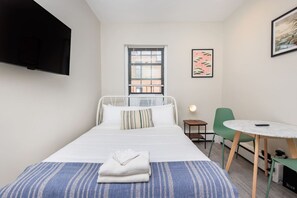 1 bedroom, WiFi - Compact Back Bay Studio (Boston)