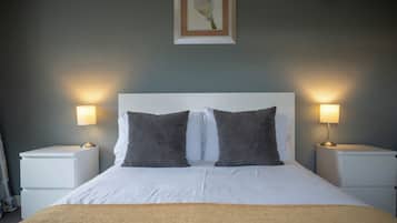 Cottage | 2 bedrooms, individually decorated, individually furnished, free WiFi