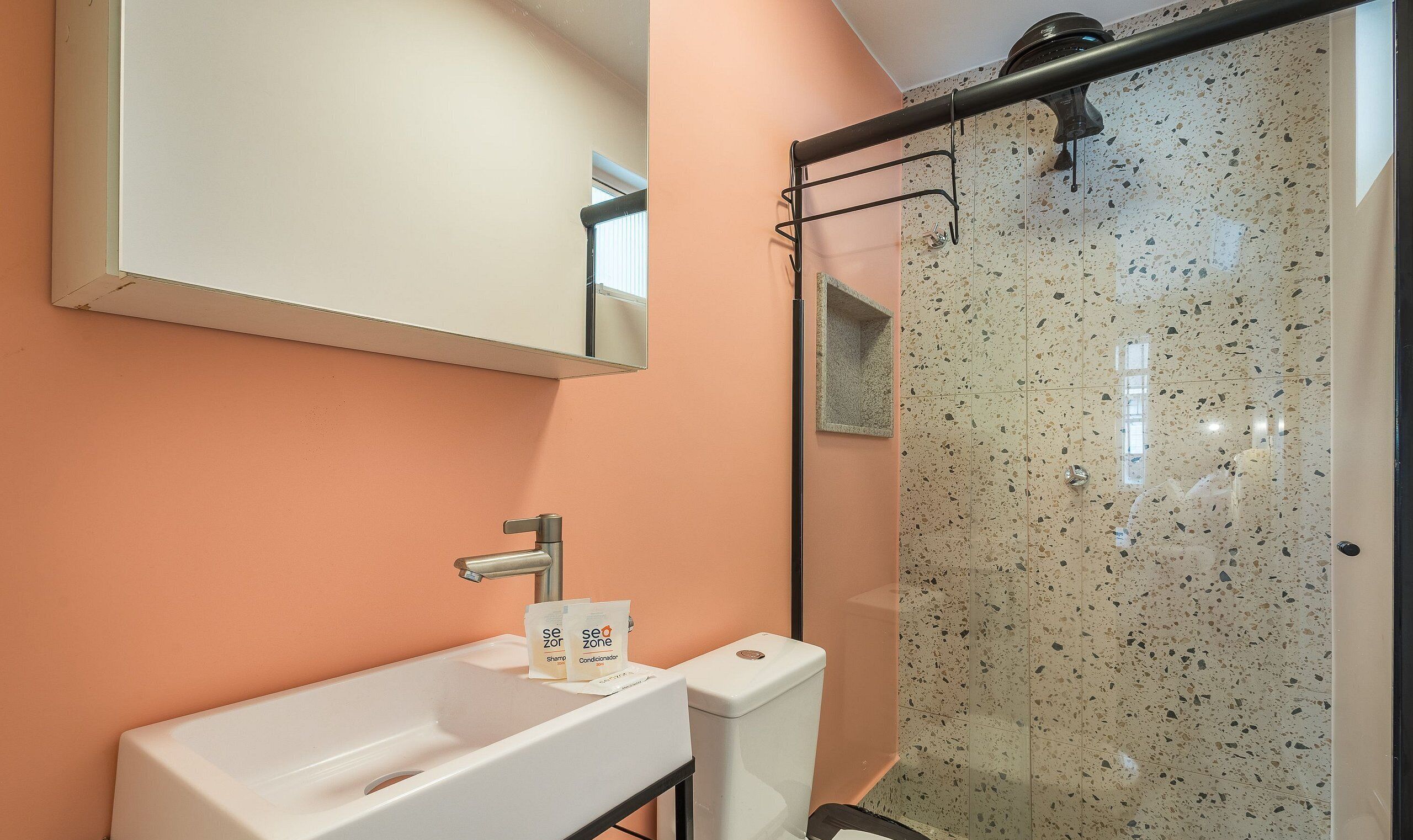 Basic Apartment | Bathroom | Shower