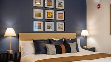 Desk, iron/ironing board, WiFi, bed sheets