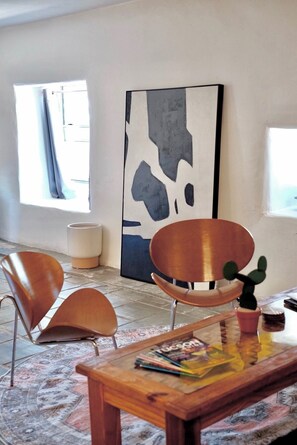 Interior - Central, King Oversized Studio Close to UofA and Gem Show (Tucson)