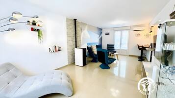 TV, fireplace, table tennis