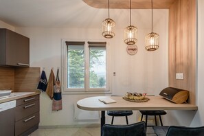 Dining - Peaceful Retreat 2 Minutes from Carcassonne Medieval City with Private Pool, Jacuzzi, WiFi, AC (Carcassonne)