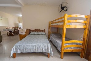 House | 1 bedroom - Casa Para 6 Pessoas com Churrasqueira em Peru be (Peruíbe)