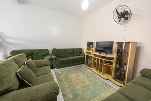 House | 1 bedroom - Casa Para 6 Pessoas com Churrasqueira em Peru be (Peruíbe)