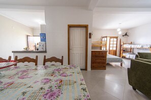 House | 1 bedroom - Casa Para 6 Pessoas com Churrasqueira em Peru be (Peruíbe)