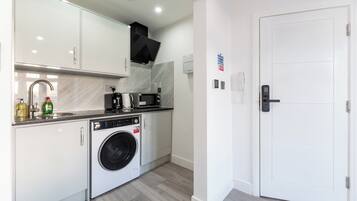 Fridge, microwave, oven, coffee/tea maker