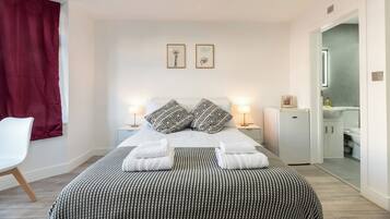 Iron/ironing board, free WiFi, bed sheets