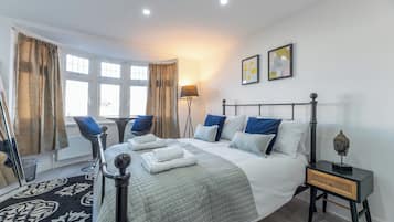 Iron/ironing board, free WiFi, bed sheets