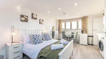 Iron/ironing board, free WiFi, bed sheets