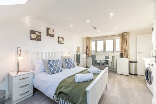 Lovely studio near transport links for C. London - Pass the Keys