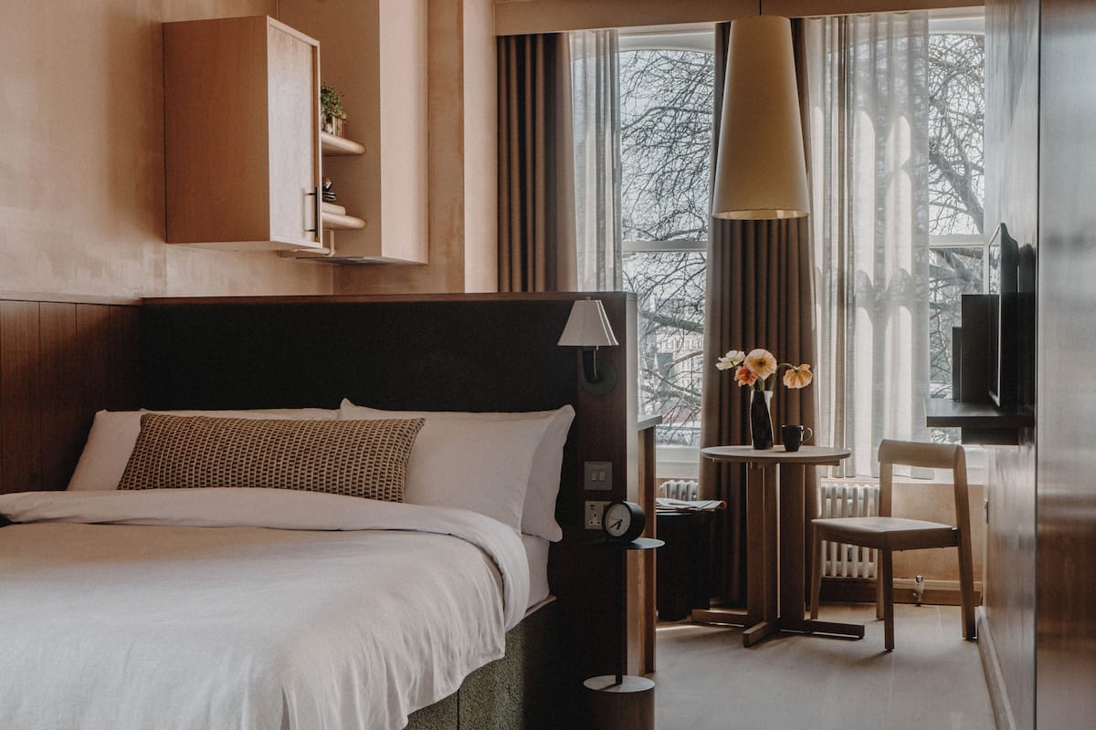 Classic Double Room, City View | Desk, laptop workspace, blackout drapes, soundproofing