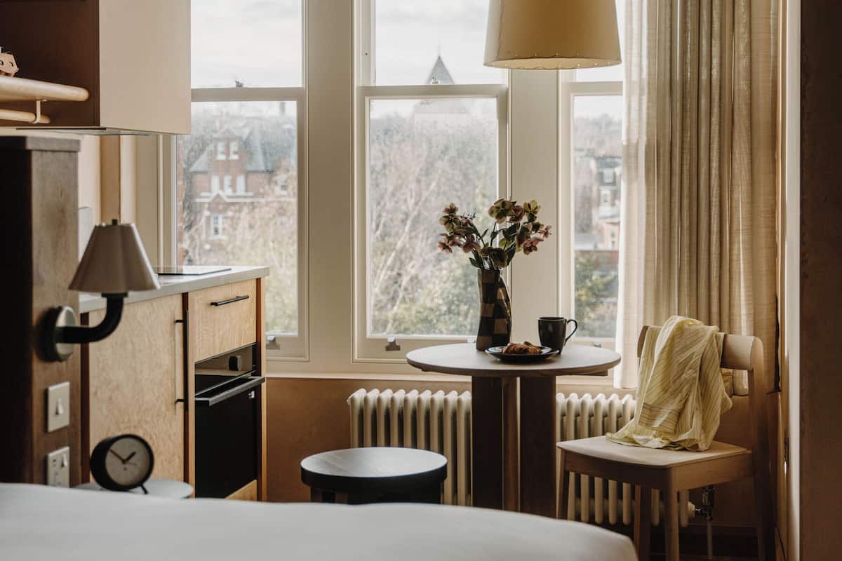 埃及棉床单、高档床上用品、记忆海绵床垫、办公桌