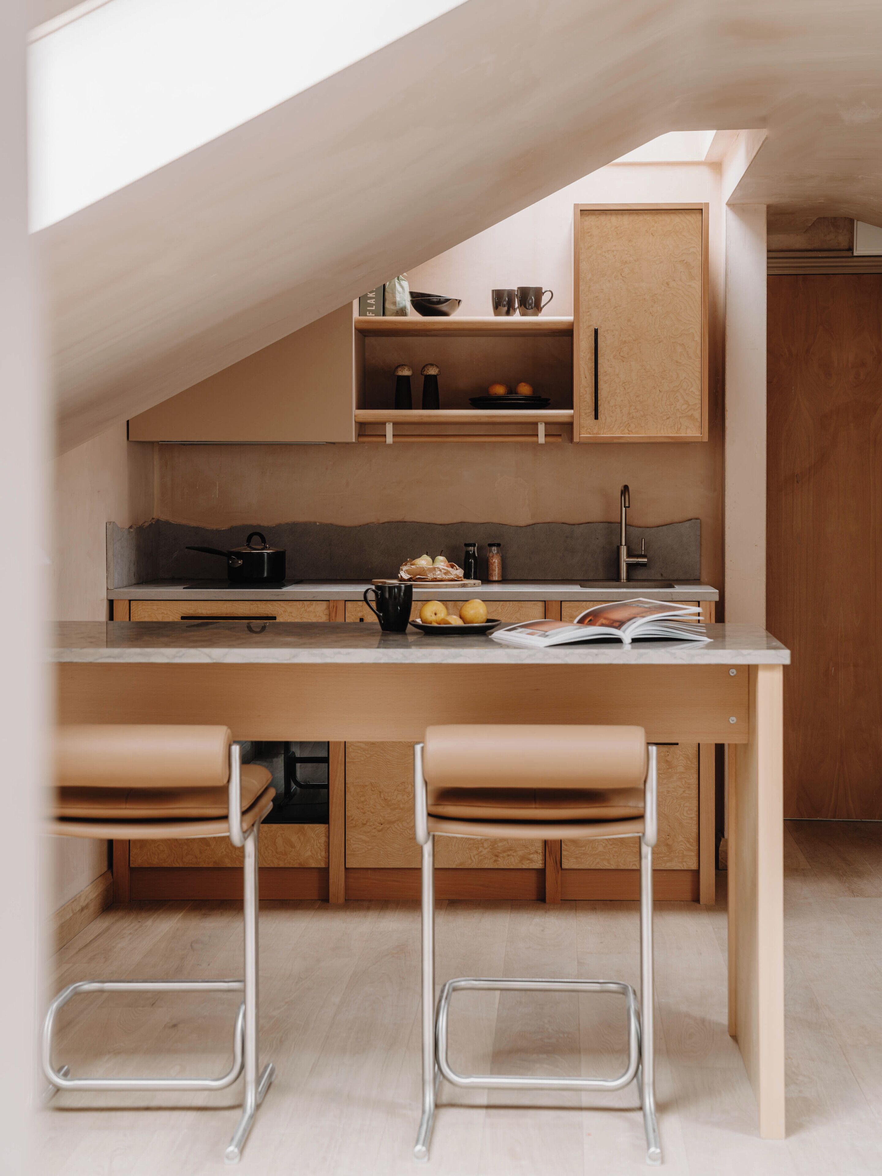 Executive-studio, kaupunkinäköala | Yksityinen keittiö | Jääkaappi, mikroaaltouuni, uuni, liesi