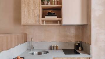 Classic Double Room, City View | Private kitchen | Fridge, microwave, oven, stovetop